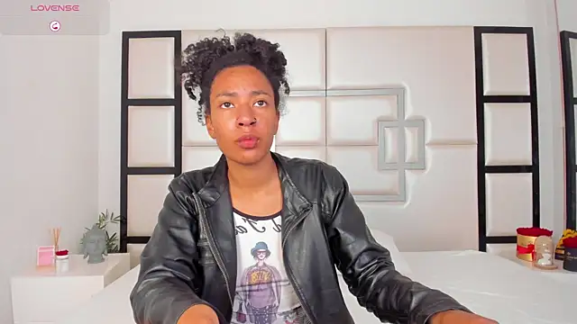 Snapshot of CarlaMarcuzzi chatting on January 2026 08:36:01 PM CarlaMarcuzzi online show from January 2026 08:36:01 PM