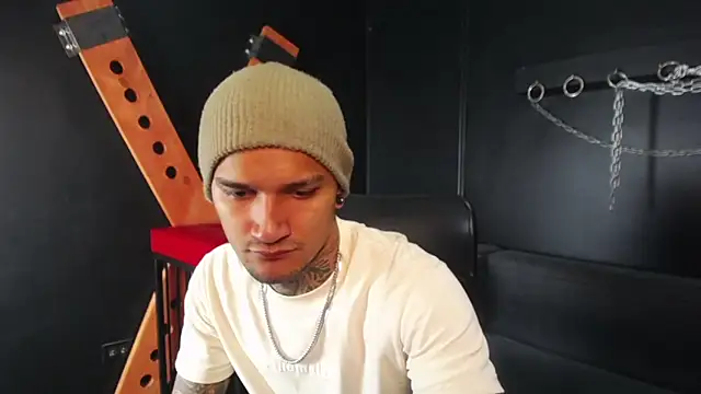 DarkBenito online show from January 2026 12:32:02 PM