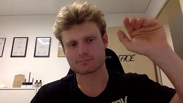 Fitlover1994 online show from January 2026 07:48:01 PM