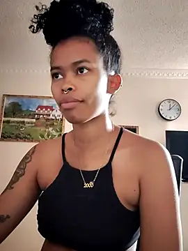 Snapshot of shenna_brunette chatting on February 2026 04:03:02 PM shenna brunette online show from February 2026 04:03:02 PM