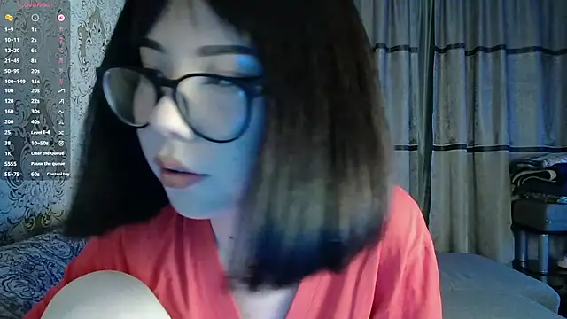 AprilOnilll online show from March 2026 10:02:02 PM