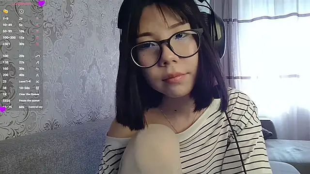 AprilOnilll online show from April 2026 05:06:01 AM