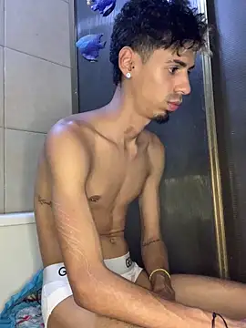 Snapshot of alexx_23cm chatting on April 2026 05:12:02 AM alexx 23cm online show from April 2026 05:12:02 AM