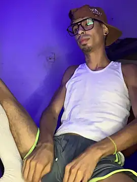 Snapshot of alexx_23cm chatting on April 2026 12:50:02 AM alexx 23cm online show from April 2026 12:50:02 AM