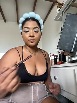 Snapshot of Isabella_Belmont chatting on January 2026 06:32:02 PM Isabella Belmont online show from January 2026 06:32:02 PM