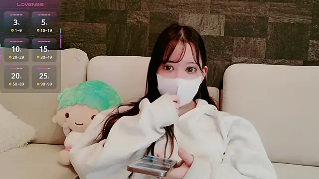 Snapshot of Mayu_000 chatting on April 2026 12:14:02 PM Mayu 000 online show from April 2026 12:14:02 PM