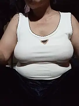 Snapshot of Agnes-baby chatting on June 2026 12:30:01 PM Agnes-baby online show from June 2026 12:30:01 PM