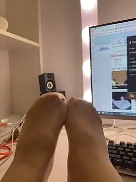 Snapshot of lukee666 chatting on February 2026 01:32:01 AM lukee666 online show from February 2026 01:32:01 AM