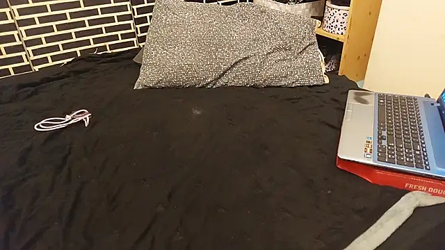 Spatgirl online show from February 2026 11:22:01 PM