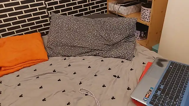 Spatgirl online show from February 2026 07:32:02 PM