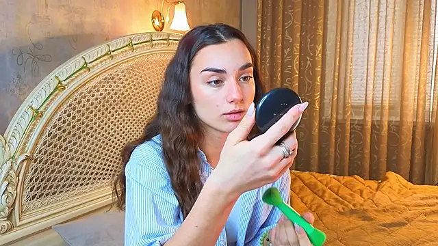 MinnaShummon online show from January 2026 10:09:02 AM