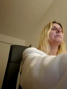 Amelia9798 online show from February 2026 08:32:01 PM