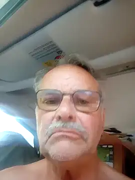 Snapshot of WildNomade chatting on June 2026 03:03:01 PM WildNomade online show from June 2026 03:03:01 PM