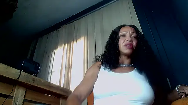 paolla23cm brasil online show from April 2026 05:52:02 PM