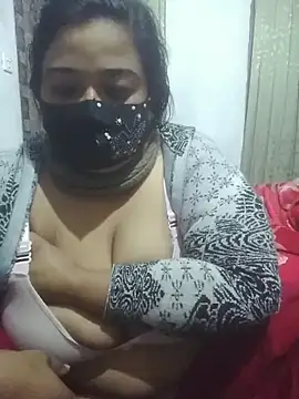 momo loves online show from February 2026 06:25:01 PM