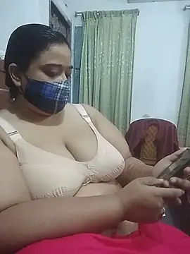 Snapshot of momo_loves chatting on June 2026 04:37:02 PM momo loves online show from June 2026 04:37:02 PM