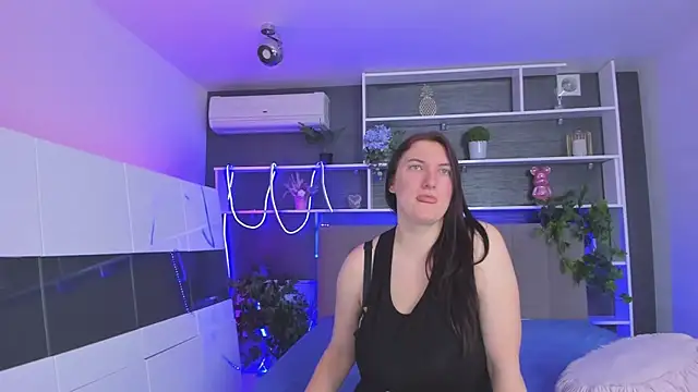 StephieRousee online show from April 2026 05:10:02 AM