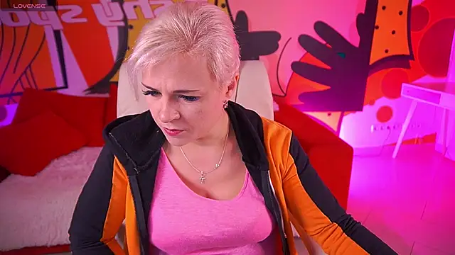 CrystalVibe online show from March 2026 05:41:02 AM