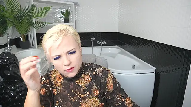 CrystalVibe online show from April 2026 05:56:02 AM