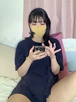 Snapshot of minami_room chatting on May 2026 06:19:02 AM minami room online show from May 2026 06:19:02 AM