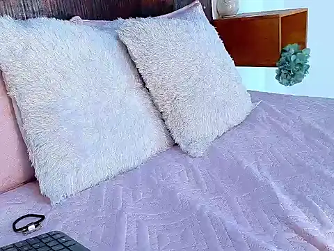 Snapshot of Angel_saez1 chatting on January 2026 07:06:02 PM Angel saez1 online show from January 2026 07:06:02 PM