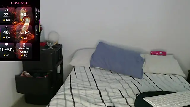 Snapshot of AuraFuego chatting on April 2026 11:07:02 AM AuraFuego online show from April 2026 11:07:02 AM