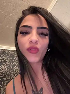 Evelin199 online show from April 2026 07:58:02 PM