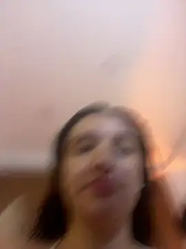 Snapshot of Violett_hott_ chatting on May 2026 01:06:01 PM Violett hott online show from May 2026 01:06:01 PM