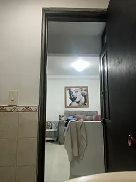 Snapshot of Violett_hott_ chatting on May 2026 11:29:01 AM Violett hott online show from May 2026 11:29:01 AM