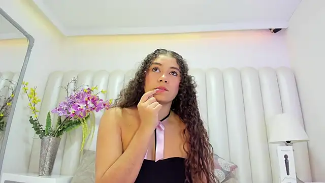 CamilaCastillo online show from April 2026 09:39:33 PM