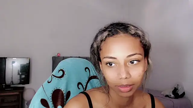 Snapshot of linda_brown_ chatting on May 2026 12:21:02 PM linda brown online show from May 2026 12:21:02 PM