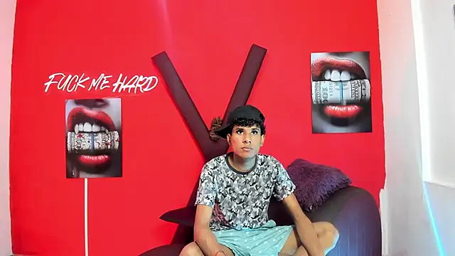 Snapshot of MAPOLA_GREAT chatting on April 2026 01:32:01 AM MAPOLA GREAT online show from April 2026 01:32:01 AM