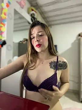 NatalyPinky online show from April 2026 12:04:01 AM