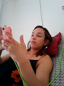 ofjuliaa online show from February 2026 05:10:02 PM