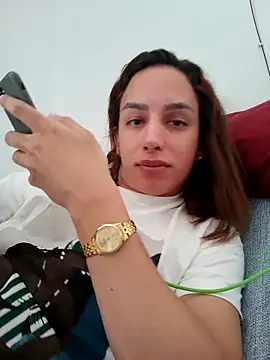 ofjuliaa online show from April 2026 06:57:01 PM