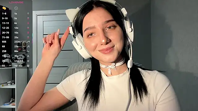 TomiRodenberg online show from January 2026 02:21:02 PM