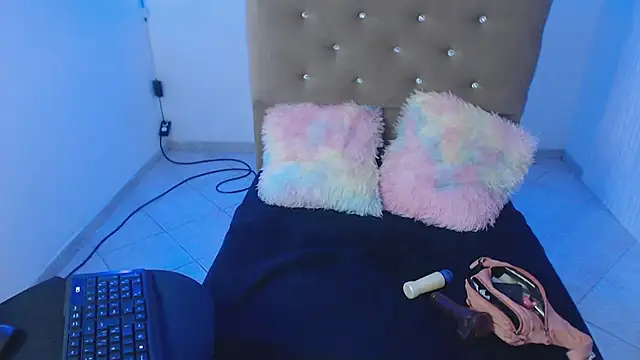 Snapshot of sexy_bonnie_18 chatting on January 2026 03:50:01 PM sexy bonnie 18 online show from January 2026 03:50:01 PM