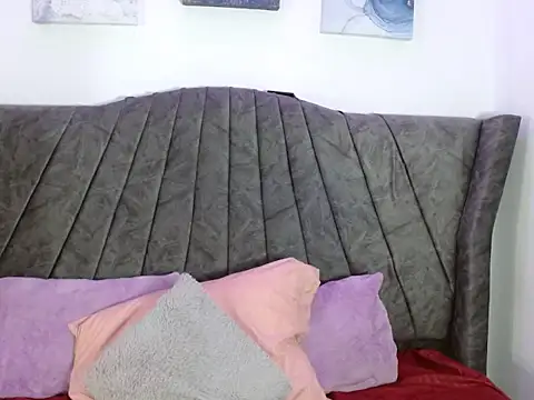 Angel adrien online show from February 2026 01:16:01 PM