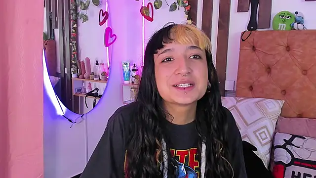 MeowMota  online show from April 2026 06:23:01 PM