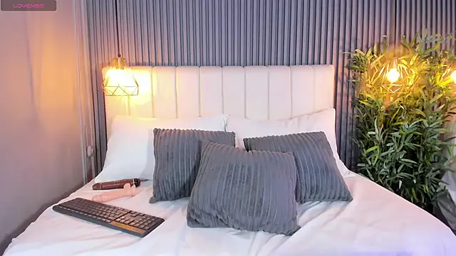 Snapshot of LunaKarther chatting on February 2026 10:08:02 AM LunaKarther online show from February 2026 10:08:02 AM