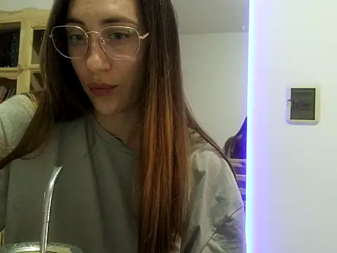 Noracherry online show from February 2026 10:28:01 PM