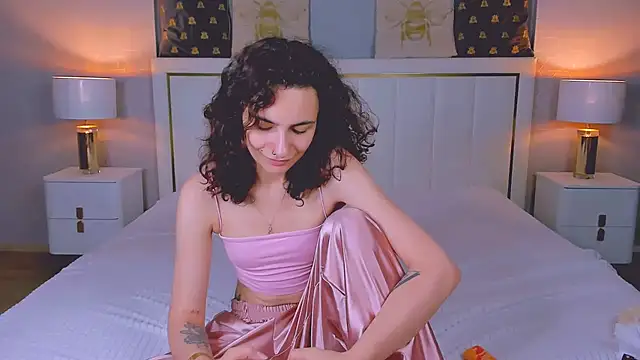 RIANA SI online show from July 2026 12:48:02 AM