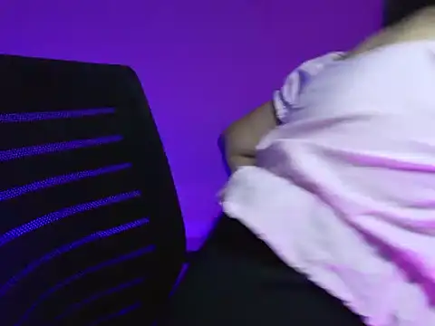 Snapshot of CutieVibe01 chatting on January 2026 04:23:02 PM CutieVibe01 online show from January 2026 04:23:02 PM