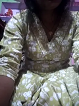 Snapshot of Nilam_cute chatting on May 2026 07:32:01 PM Nilam cute online show from May 2026 07:32:01 PM