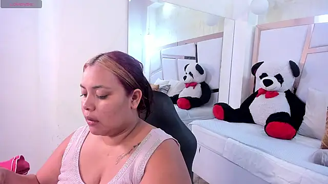 tatikanyx online show from March 2026 12:00:02 PM