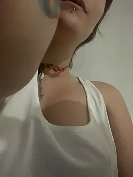 Casal HotBrisa online show from February 2026 03:11:01 AM