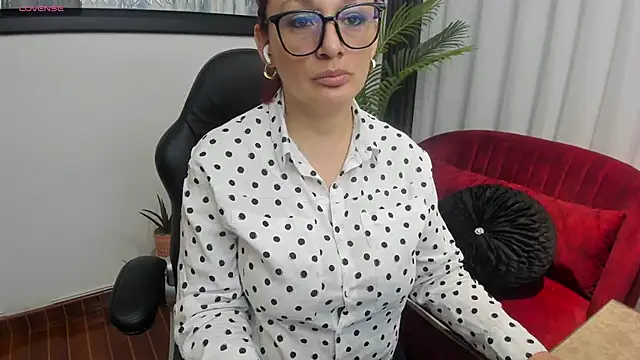 Snapshot of VictoriaPaker chatting on May 2026 12:23:02 PM VictoriaPaker online show from May 2026 12:23:02 PM