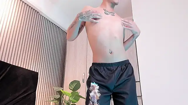 Snapshot of LeoHard__ chatting on January 2026 02:32:01 PM LeoHard online show from January 2026 02:32:01 PM