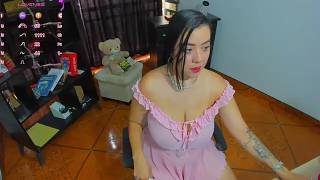 Snapshot of SophiiaRios_ chatting on April 2026 01:19:01 PM SophiiaRios online show from April 2026 01:19:01 PM