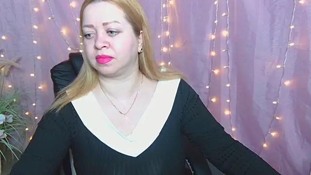 Snapshot of OliviaVerr chatting on April 2026 12:19:02 PM OliviaVerr online show from April 2026 12:19:02 PM